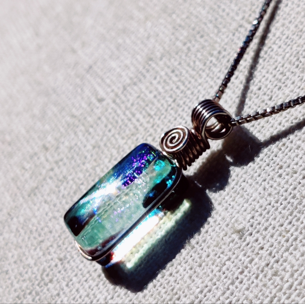 Vintage sterling dichroic glass pendant - Picture 6 of 8